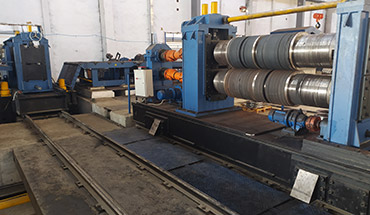 华欣诚出口保加利亚1700x12.7mm自动快换式纵剪机组